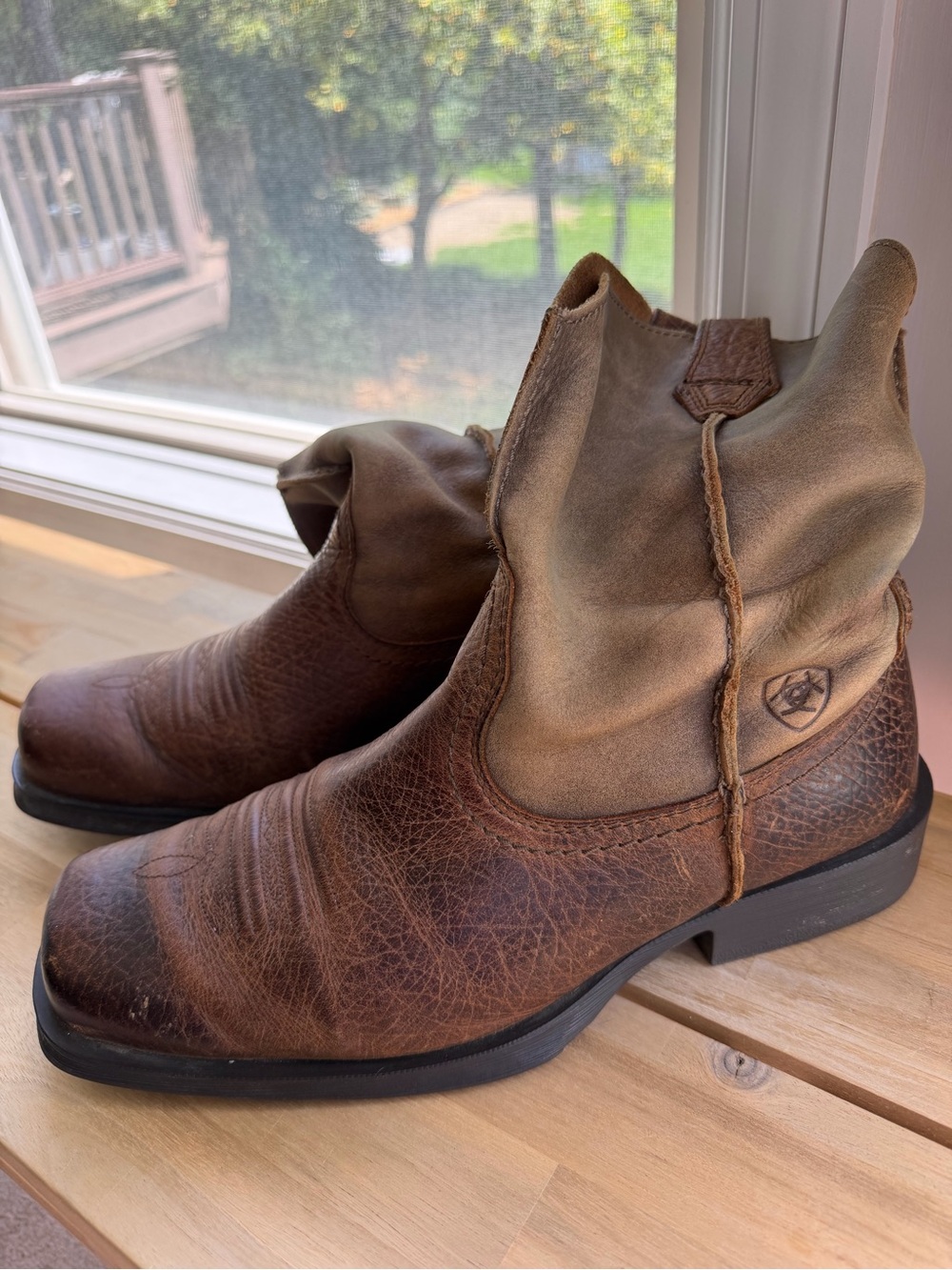 Ariat Brown Two-Tone Leather Western Boot 9.5 EE